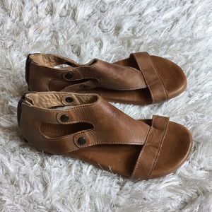 Bed | stü sandals **never worn**